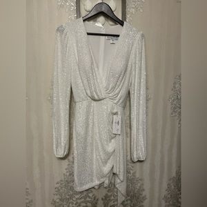 Women’s  Nicole Bakti sequin plunge dress size 4 in white NWT